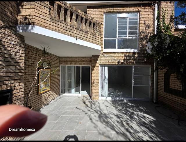 2 BEDROOM TOWNHOUSE FOR SALE IN MORNINGSIDE